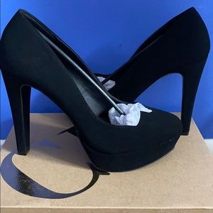 NWT Faux Suede Black Platform Stilettos CR